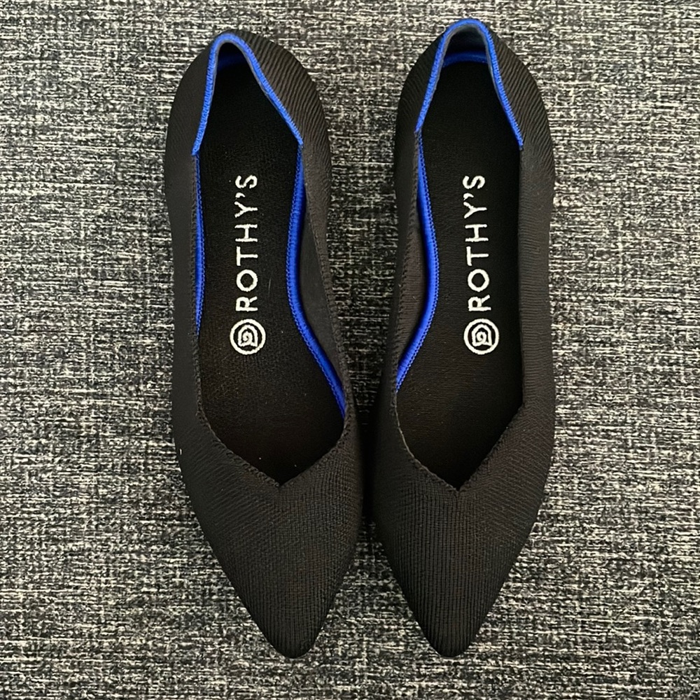 Black pointed toe Rothy’s